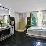 Sunshine Villa&Diving School .